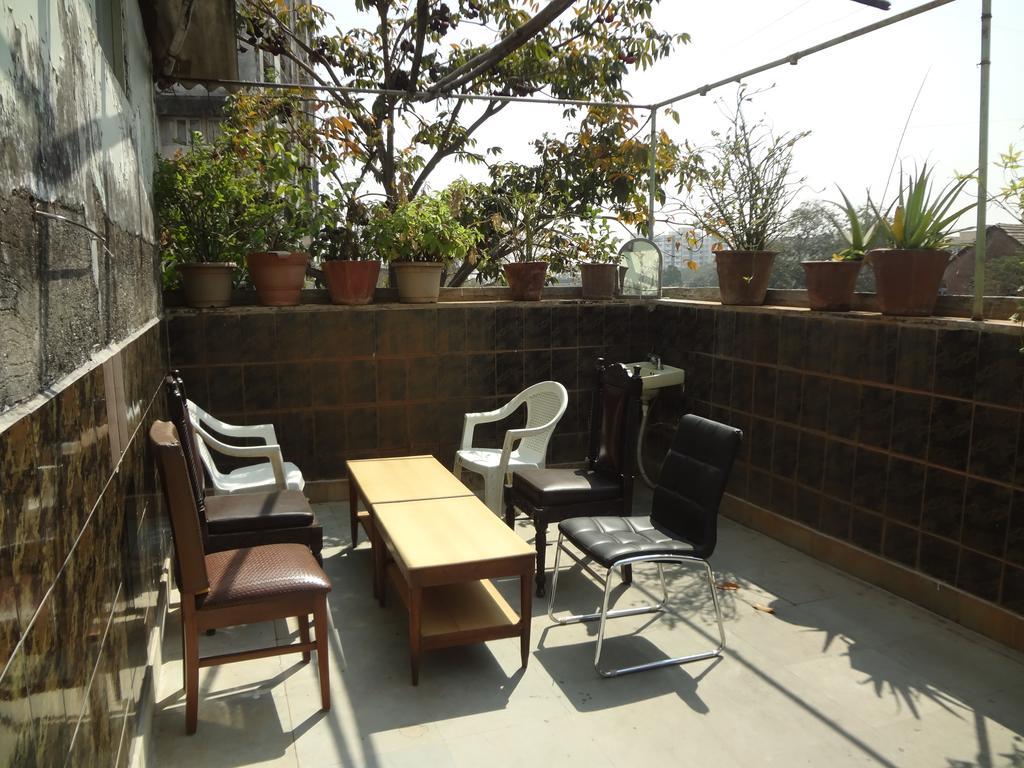 Hotel Happy Home Мумбаи Экстерьер фото