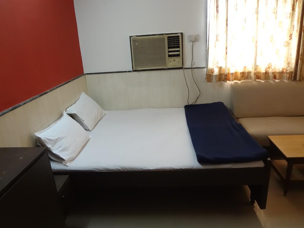 Hotel Happy Home Мумбаи Экстерьер фото