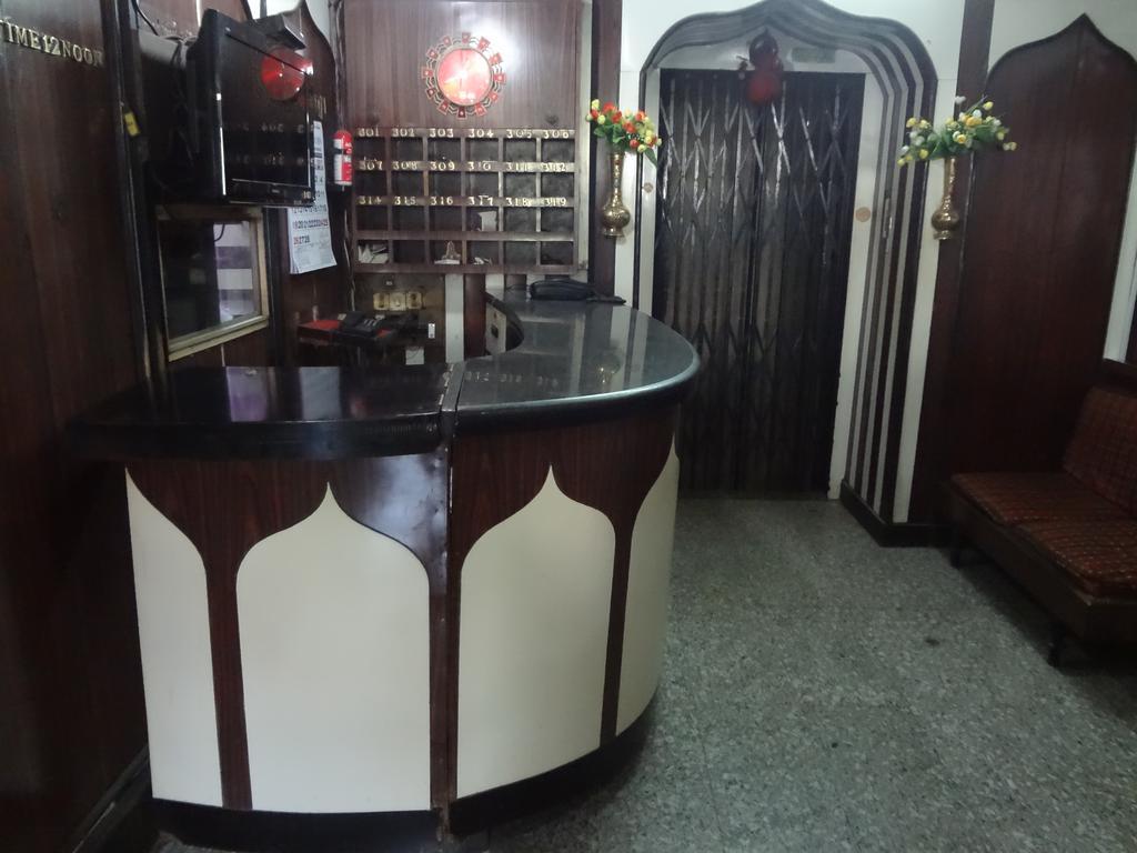 Hotel Happy Home Мумбаи Экстерьер фото