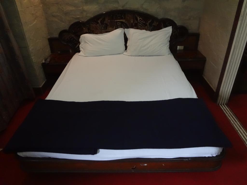 Hotel Happy Home Мумбаи Экстерьер фото