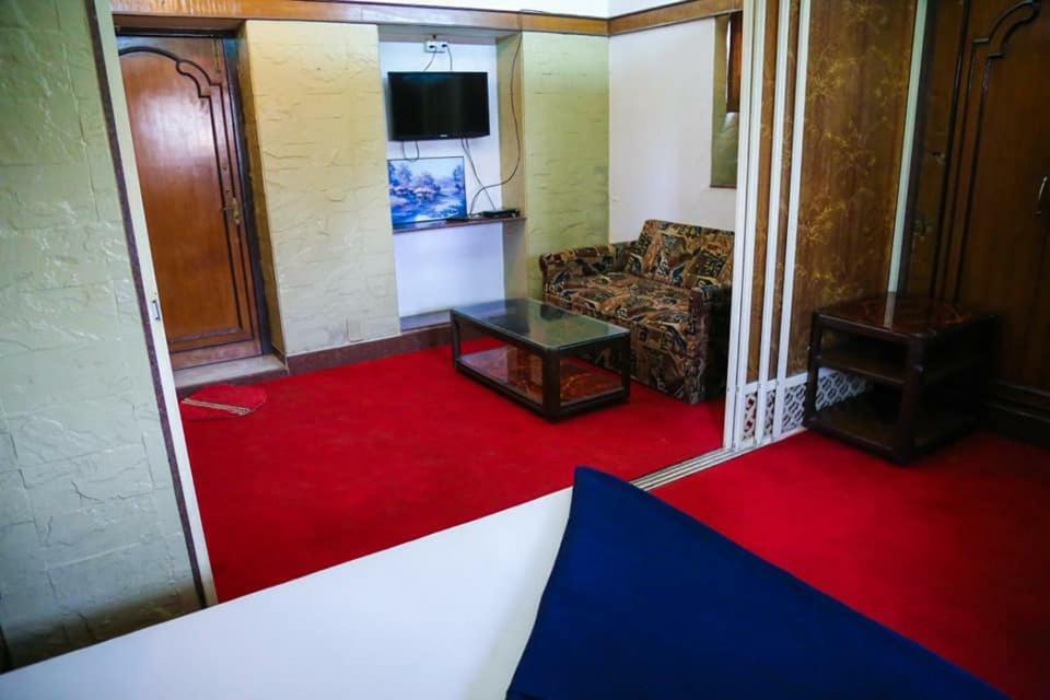 Hotel Happy Home Мумбаи Экстерьер фото