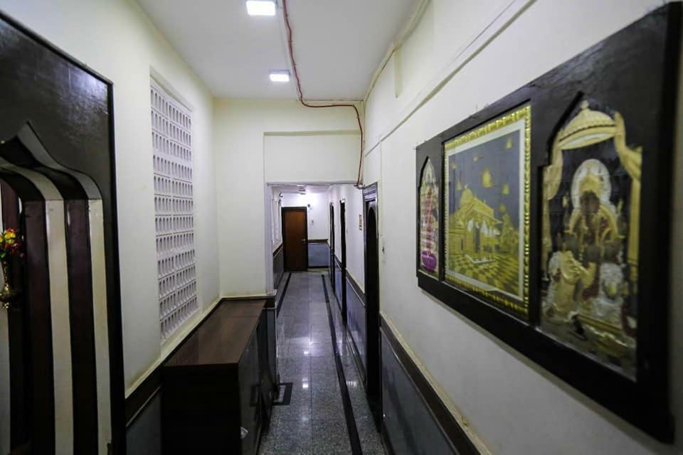 Hotel Happy Home Мумбаи Экстерьер фото