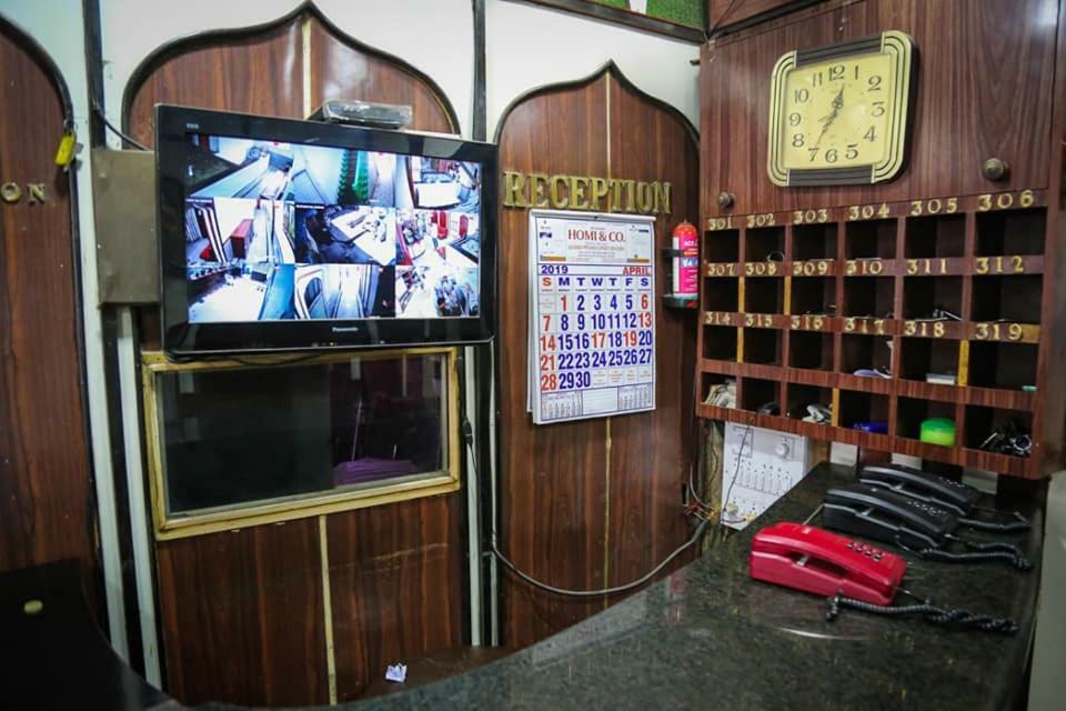 Hotel Happy Home Мумбаи Экстерьер фото