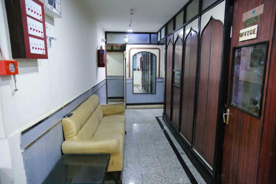 Hotel Happy Home Мумбаи Экстерьер фото