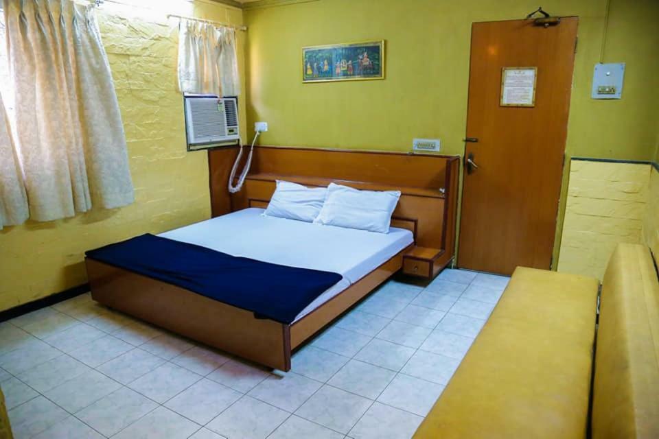Hotel Happy Home Мумбаи Экстерьер фото